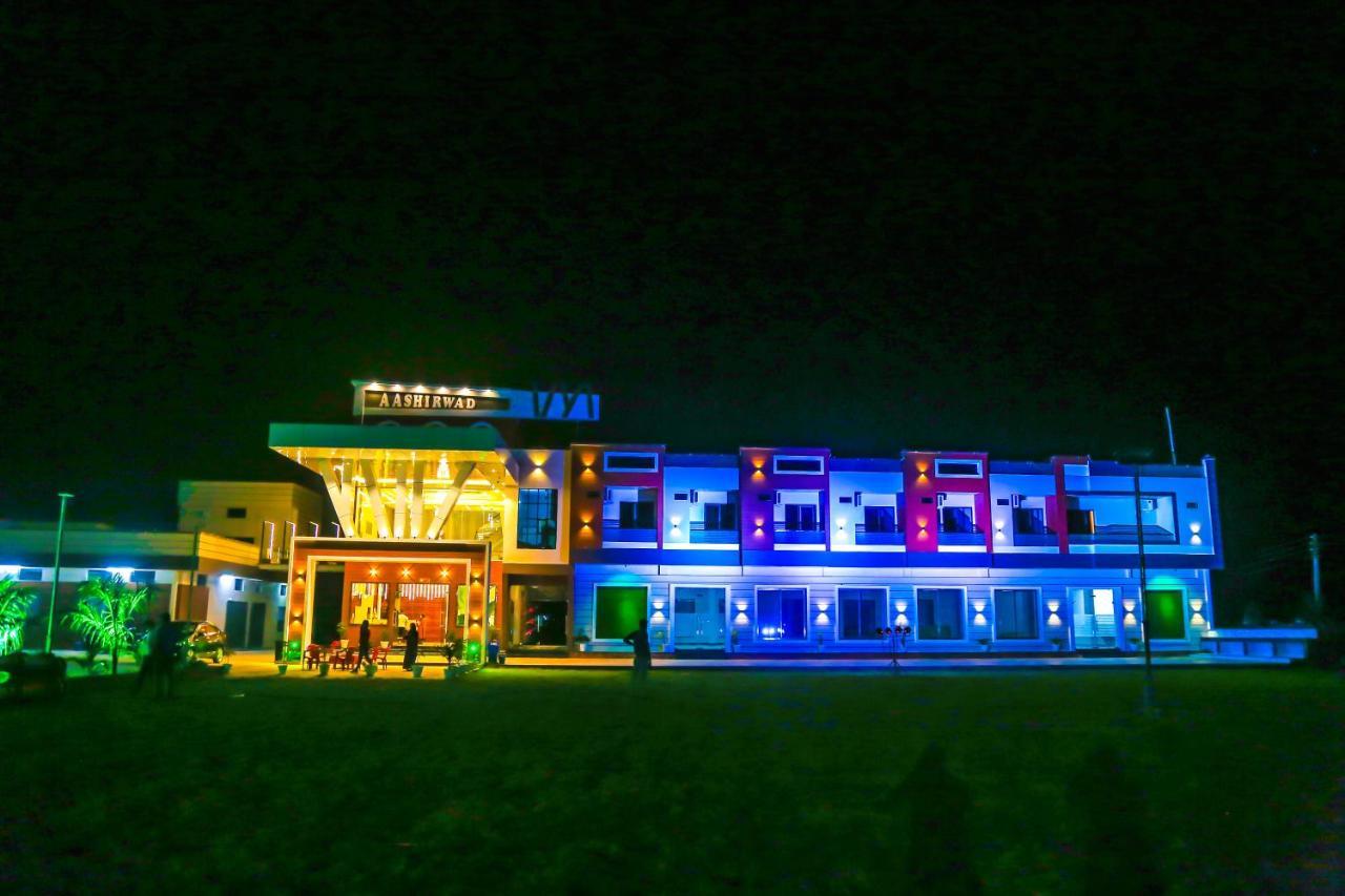 Aashirwad Hotels & Resort Shamgarh Esterno foto