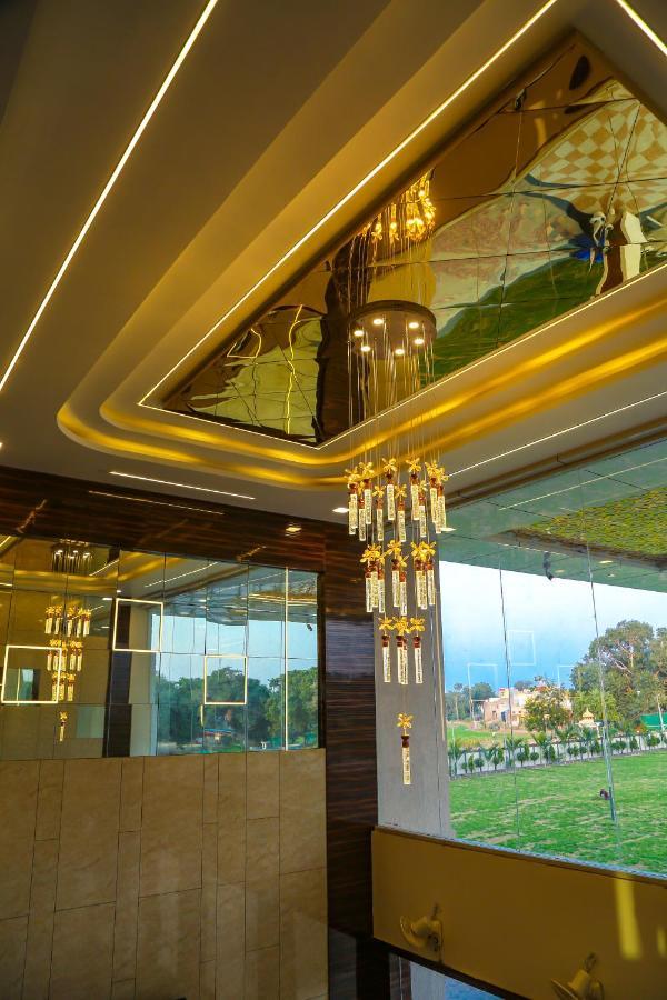 Aashirwad Hotels & Resort Shamgarh Esterno foto